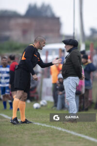 Sebastián Montenegro, árbitro central, 22ª Copa Nacional de Clubes. Estadio Parque Alfredo García Montero.