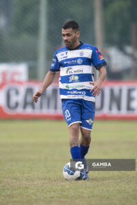 Luciano Machado, de Libertad, 22ª Copa Nacional de Clubes. Estadio Parque Alfredo García Montero.
