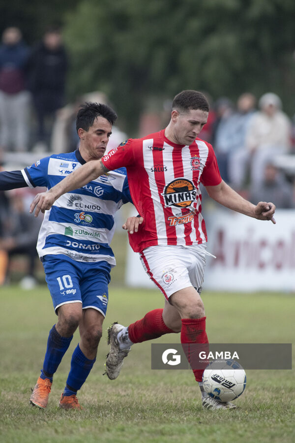 Lucas Velázquez, de Lavalleja, 22ª Copa Nacional de Clubes. Estadio Parque Alfredo García Montero.