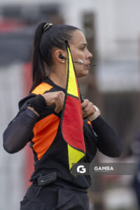 Verónica Gutiérrez, segundo árbitro asistente, 22ª Copa Nacional de Clubes. Estadio Parque Alfredo García Montero.