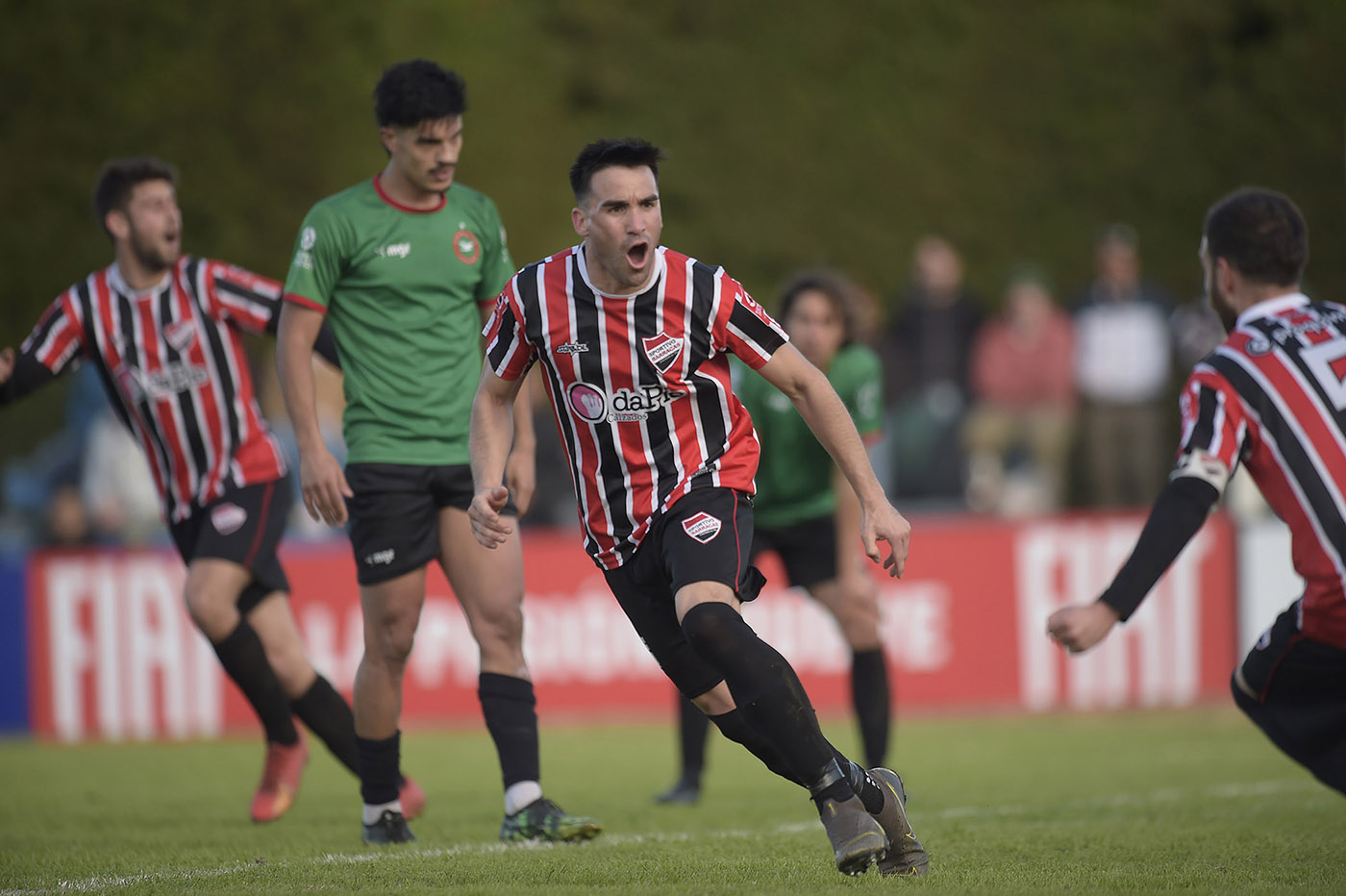 Ituzaingó 1 - Sportivo Barracas 2. 18ª Copa Nacional de Clubes.
