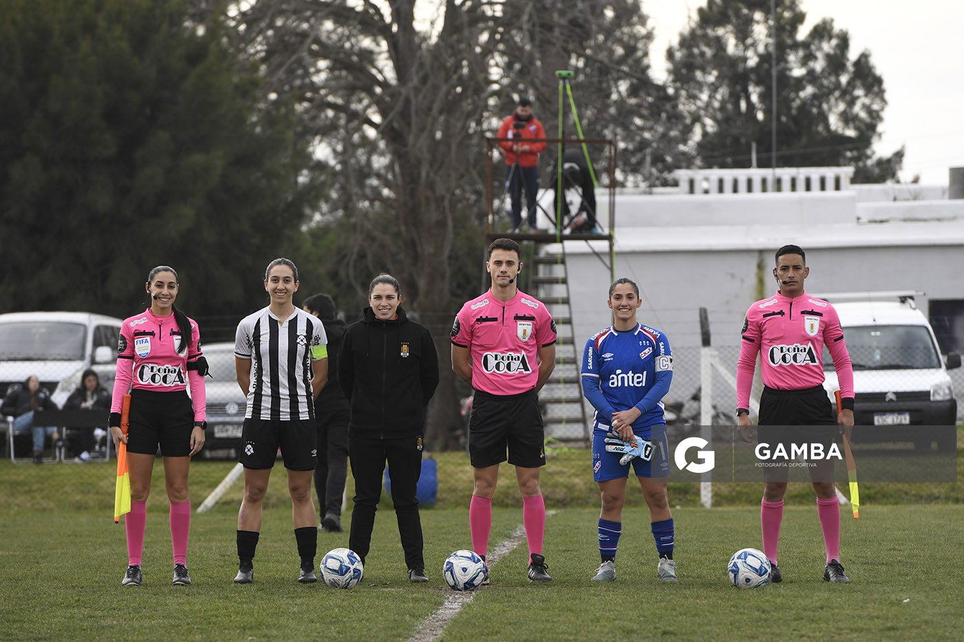 Juan Arias, árbitro central, Campeonato Uruguayo Femenino. Complejo Walter Devoto.