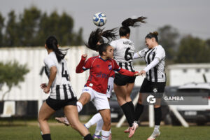 Pierina González, de Nacional, Campeonato Uruguayo Femenino. Complejo Walter Devoto.