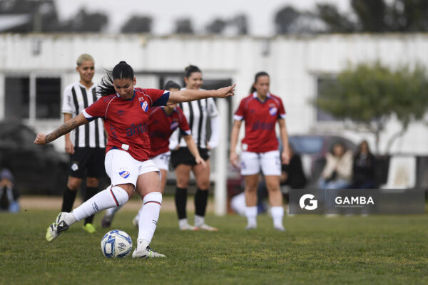 Oriana Fontán, de Nacional, Campeonato Uruguayo Femenino. Complejo Walter Devoto.