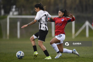 Tamara Ocampo, de Wanderers, Campeonato Uruguayo Femenino. Complejo Walter Devoto.
