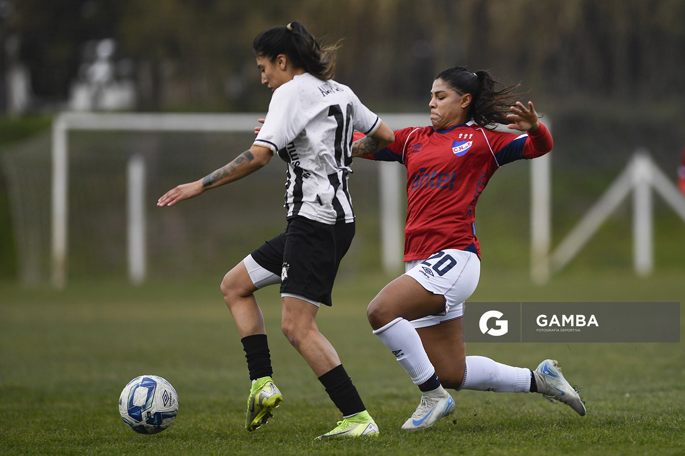 Tamara Ocampo, de Wanderers, Campeonato Uruguayo Femenino. Complejo Walter Devoto.
