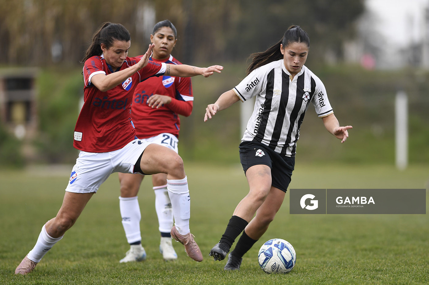 Natalia Sosa, de Wanderers, Campeonato Uruguayo Femenino. Complejo Walter Devoto.