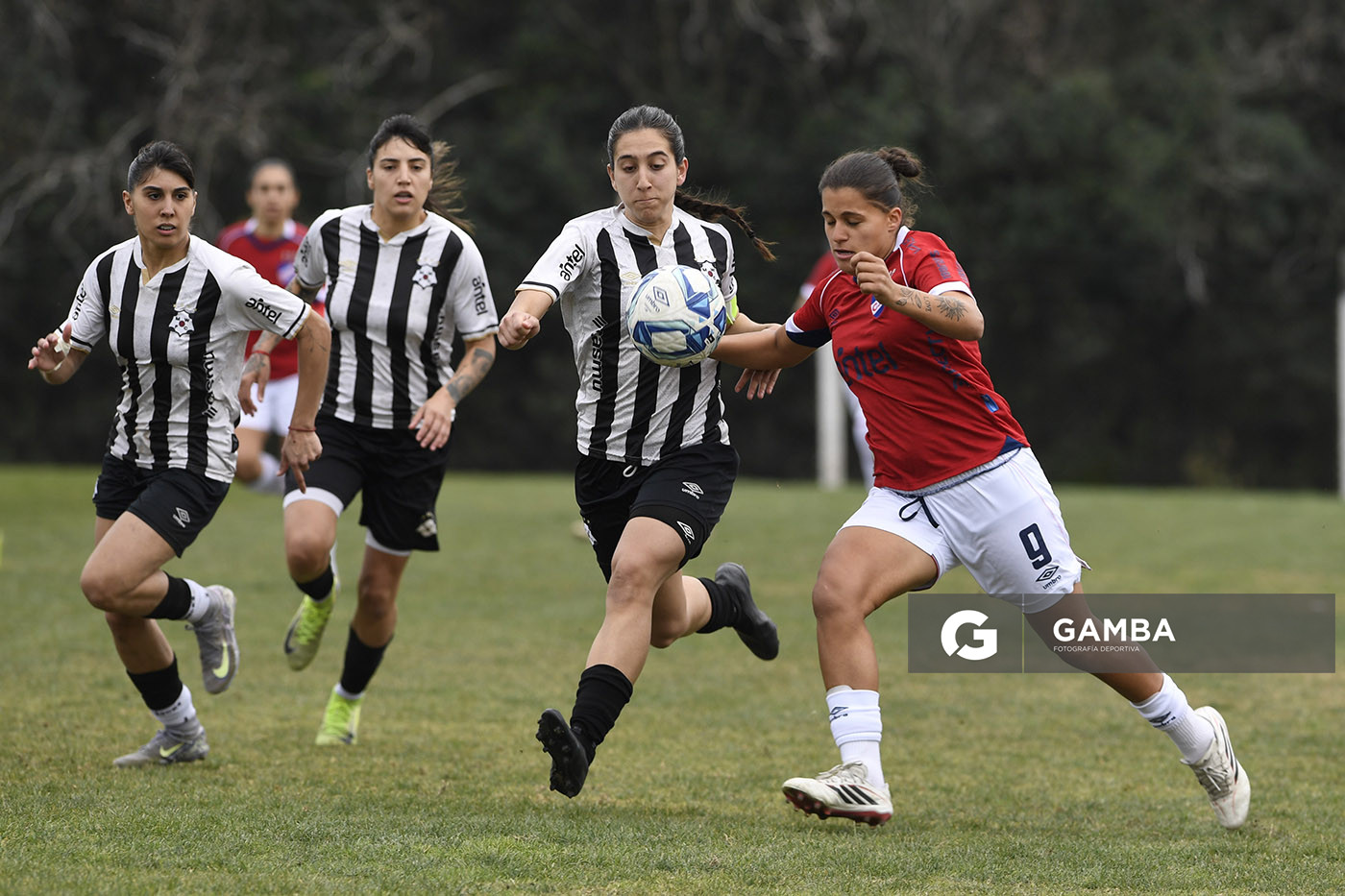 Agostina Marcora, de Nacional, Campeonato Uruguayo Femenino. Complejo Walter Devoto.