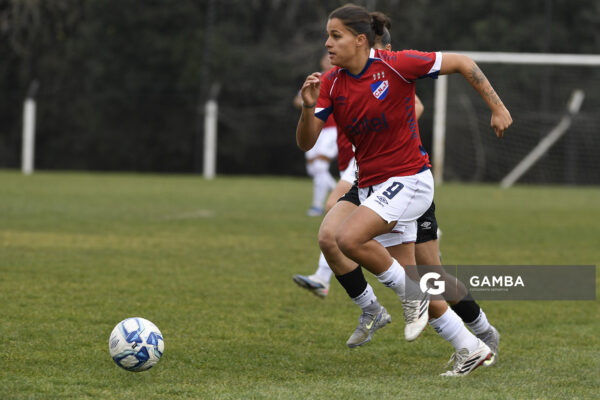 Agostina Marcora, de Nacional, Campeonato Uruguayo Femenino. Complejo Walter Devoto.