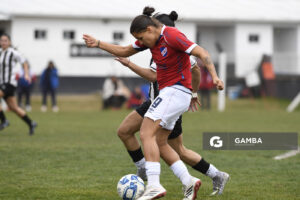 Agostina Marcora, de Nacional, Campeonato Uruguayo Femenino. Complejo Walter Devoto.