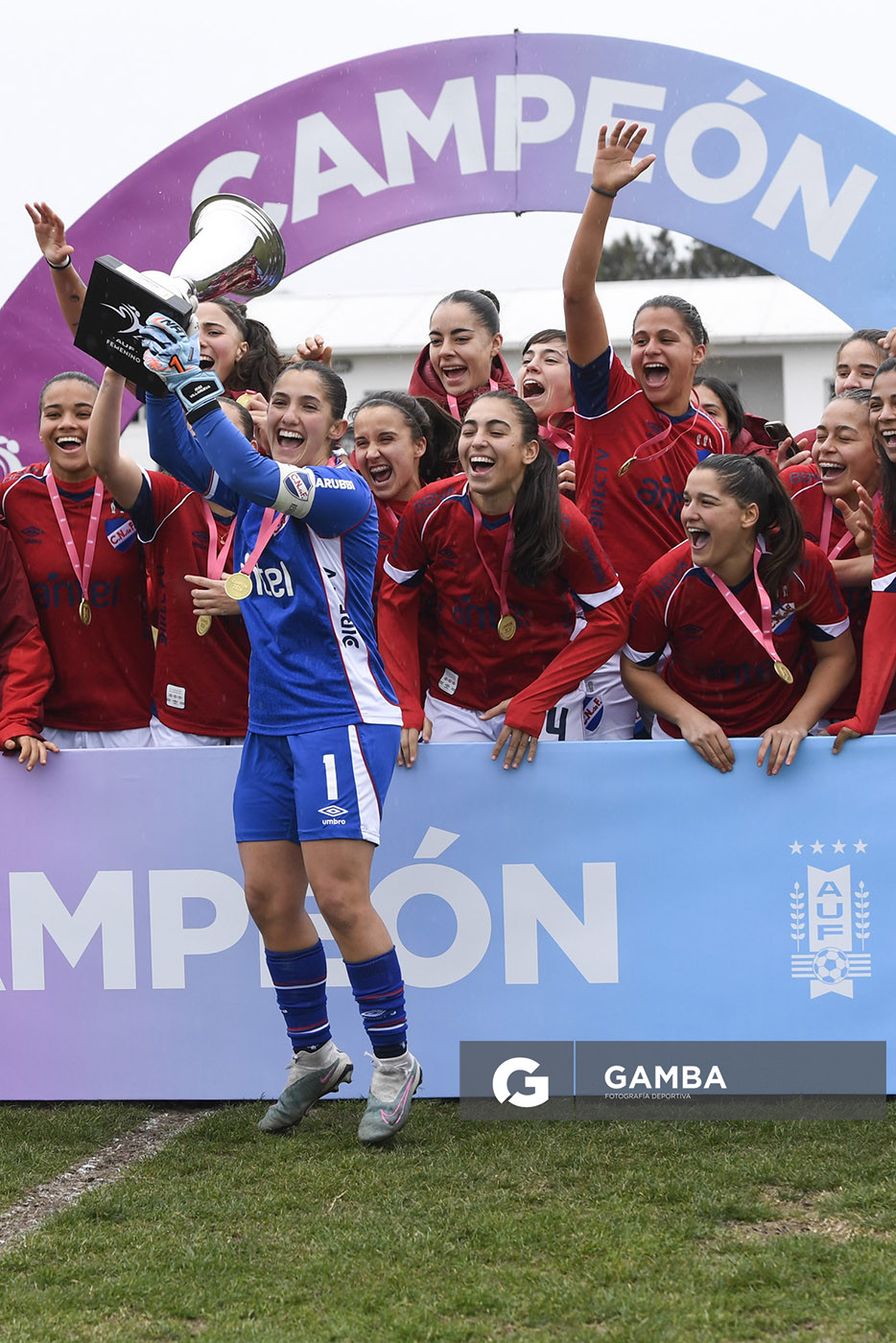 Nacional Campeón del Torneo Apertura. Campeonato Uruguayo Femenino. Complejo Walter Devoto.