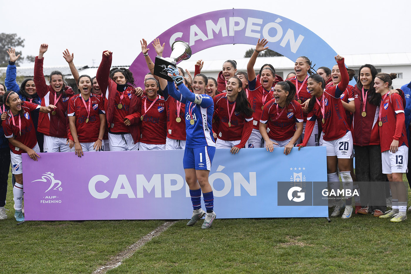 Nacional Campeón del Torneo Apertura. Campeonato Uruguayo Femenino. Complejo Walter Devoto.