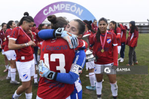 Nacional Campeón del Torneo Apertura. Campeonato Uruguayo Femenino. Complejo Walter Devoto.