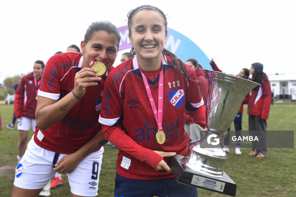 Agostina Marcora e Isabela Pérez. Nacional Campeón del Torneo Apertura. Campeonato Uruguayo Femenino. Complejo Walter Devoto.