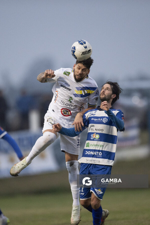 Gabriel Leyes, de Porongos, 22ª Copa Nacional de Clubes.