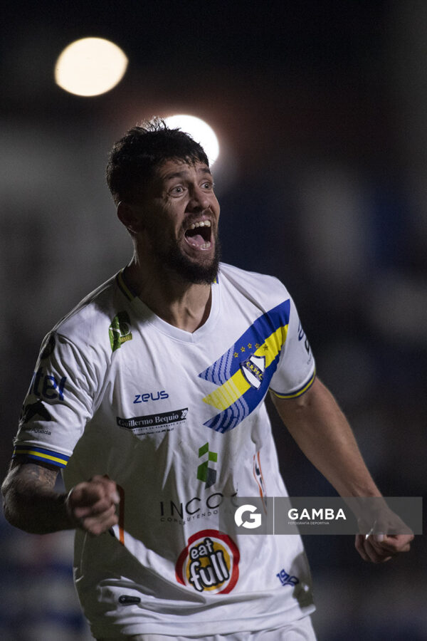 Gabriel Leyes, de Porongos, 22ª Copa Nacional de Clubes.