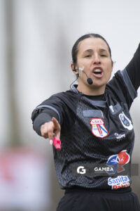 Evelyn López, árbitro central, 24ª Copa Nacional de Fútbol Femenino .