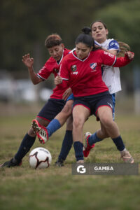 Daiana Pelúa, de Granjeros, 24ª Copa Nacional de Fútbol Femenino .
