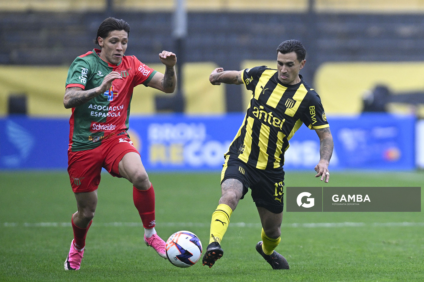 Fredy Martínez, de Boston River, Liga AUF Uruguaya. Estadio Campeón del Siglo.