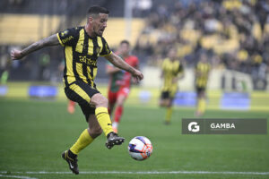 Javier Cabrera, de Peñarol, Liga AUF Uruguaya. Estadio Campeón del Siglo.