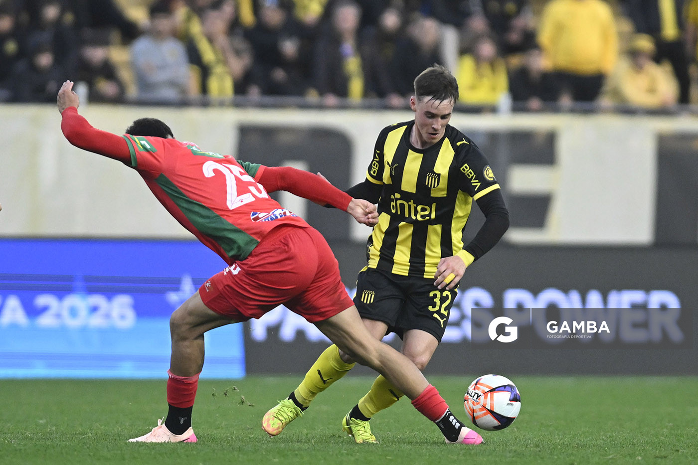 Leandro Umpiérrez, de Peñarol, Liga AUF Uruguaya. Estadio Campeón del Siglo.