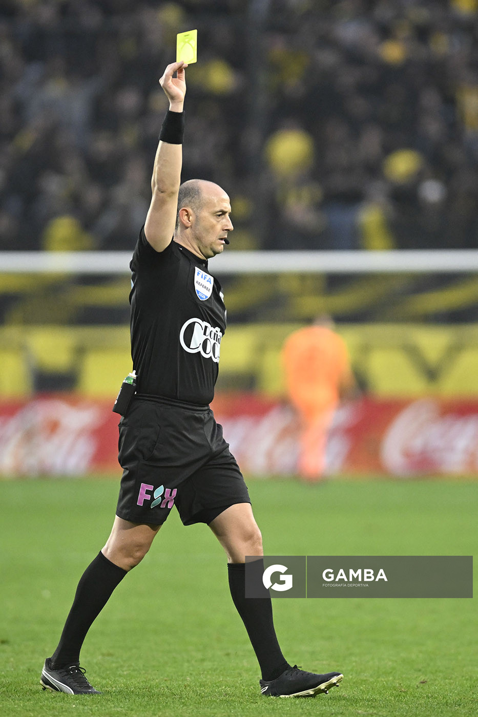 Javier Burgos, árbitro central, Liga AUF Uruguaya. Estadio Campeón del Siglo.