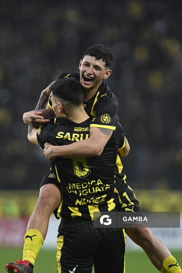 Lucas Ferreira, de Peñarol, Liga AUF Uruguaya. Estadio Campeón del Siglo.