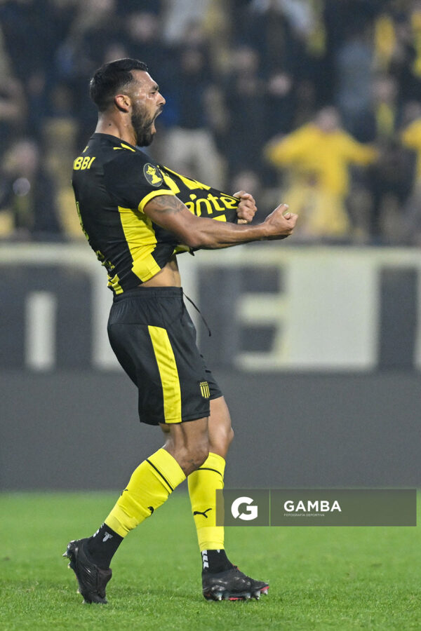 Franco Romero, de Peñarol, Liga AUF Uruguaya. Estadio Campeón del Siglo.
