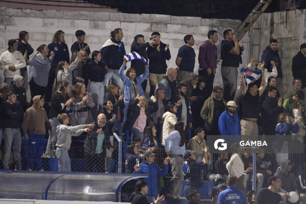 Hinchas de Libertad. 22ª Copa Nacional de Clubes.