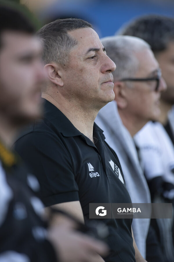 Emilio Silva, director técnico de Ferro Carril, 22ª Copa Nacional de Clubes.