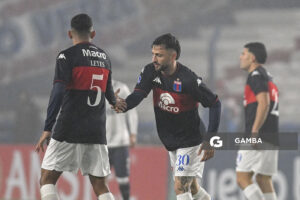 Jalil Elías, de Tigre, Copa Conmebol Sudamericana. Estadio Gran Parque Central.
