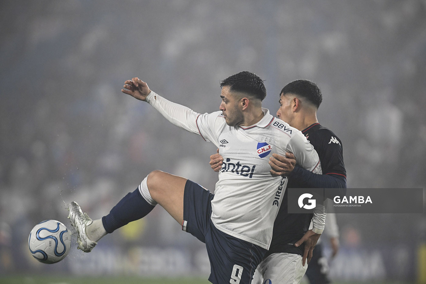Maximiliano Gómez, de Nacional, Copa Conmebol Sudamericana. Estadio Gran Parque Central.