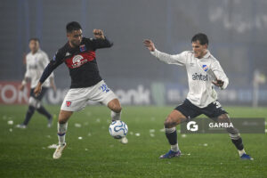 Gonzalo Martínez, de Tigre, Copa Conmebol Sudamericana. Estadio Gran Parque Central.