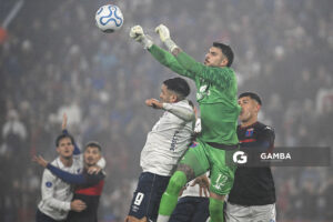Felipe Zenobio, golero de Tigre, Copa Conmebol Sudamericana. Estadio Gran Parque Central.