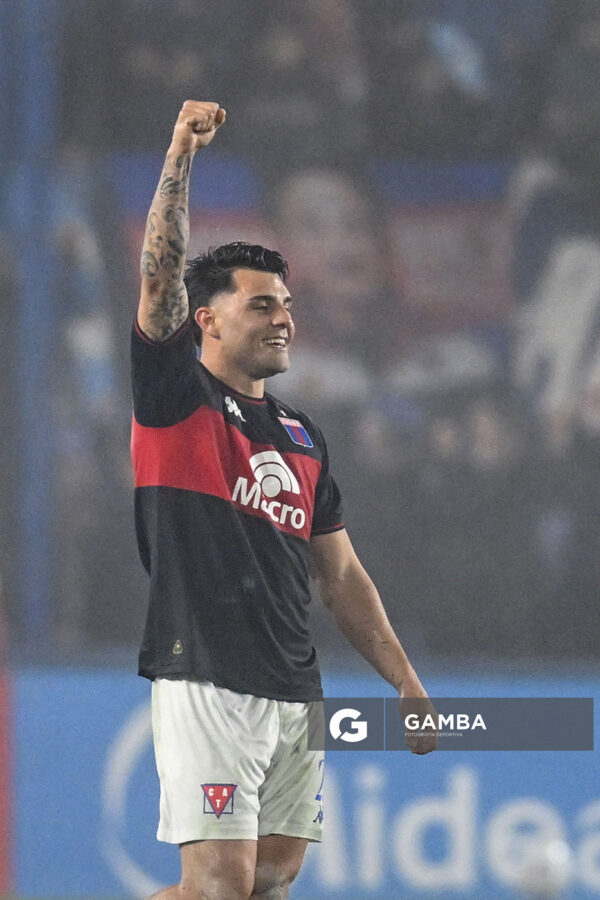 Ignacio Russo, de Tigre, Copa Conmebol Sudamericana. Estadio Gran Parque Central.