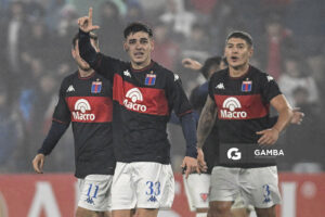 Elías Cabrera, de Tigre, Copa Conmebol Sudamericana. Estadio Gran Parque Central.