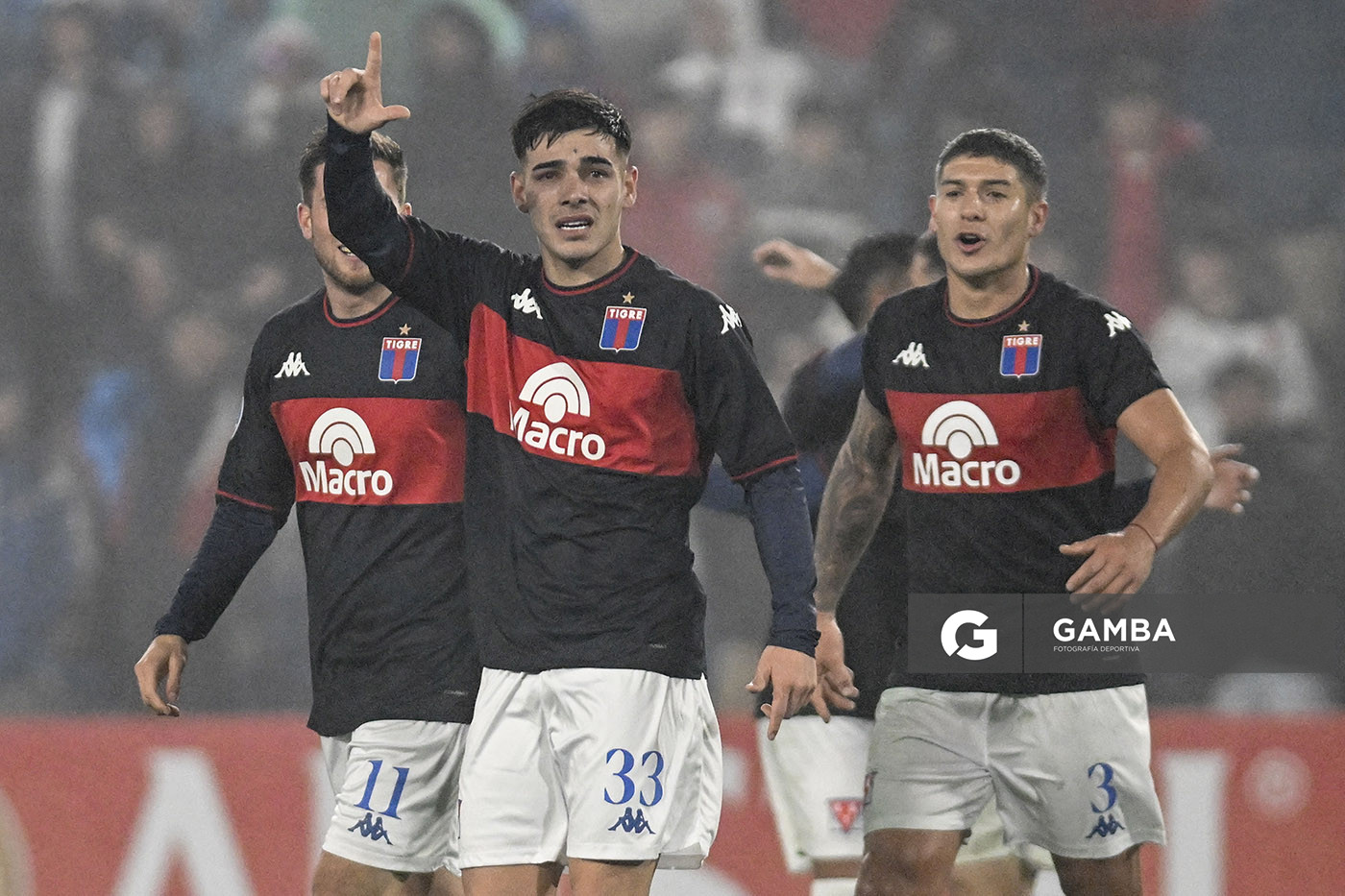 Elías Cabrera, de Tigre, Copa Conmebol Sudamericana. Estadio Gran Parque Central.
