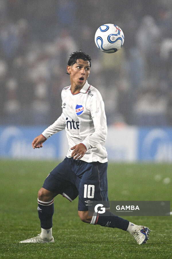 Agustín Dos Santos, de Nacional, Copa Conmebol Sudamericana. Estadio Gran Parque Central.