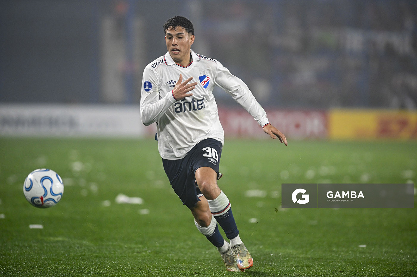 Baltasar Barcia, de Nacional, Copa Conmebol Sudamericana. Estadio Gran Parque Central.
