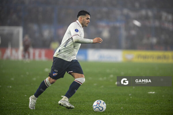 Maximiliano Gómez, de Nacional, Copa Conmebol Sudamericana. Estadio Gran Parque Central.