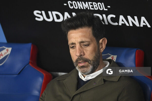 Jorge Bava, director técnico de Nacional, Copa Conmebol Sudamericana. Estadio Gran Parque Central.