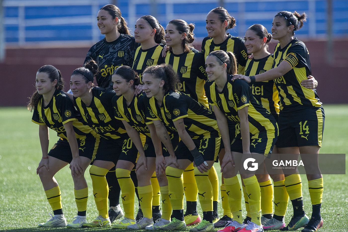 Titulares de Peñarol. Campeonato Uruguayo Femenino. Parque Palermo.