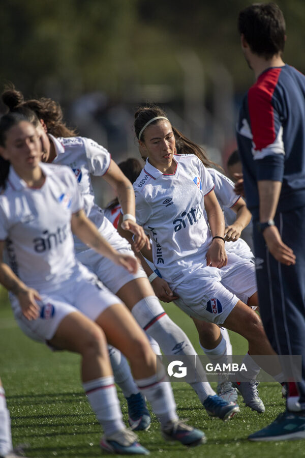 Martina Segovia, de Nacional, Campeonato Uruguayo Femenino. Parque Palermo.