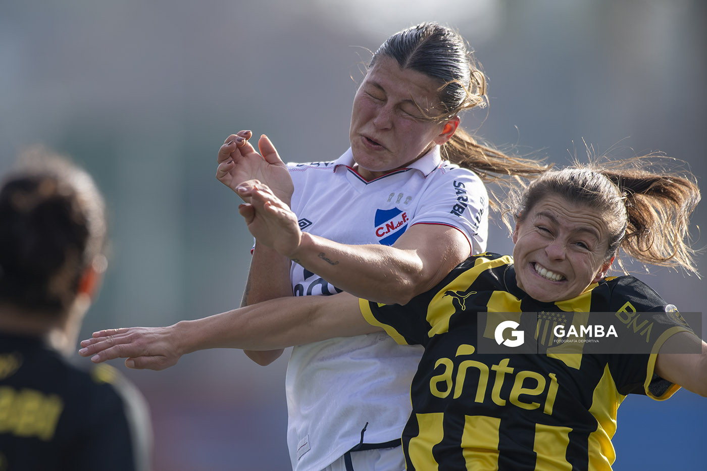 Stefany Suárez, de Peñarol, Campeonato Uruguayo Femenino. Parque Palermo.