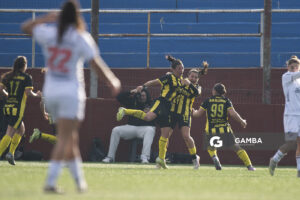 Lorena Graña, de Peñarol, Campeonato Uruguayo Femenino. Parque Palermo.