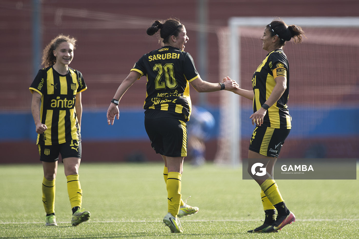 Lorena Graña, de Peñarol, Campeonato Uruguayo Femenino. Parque Palermo.