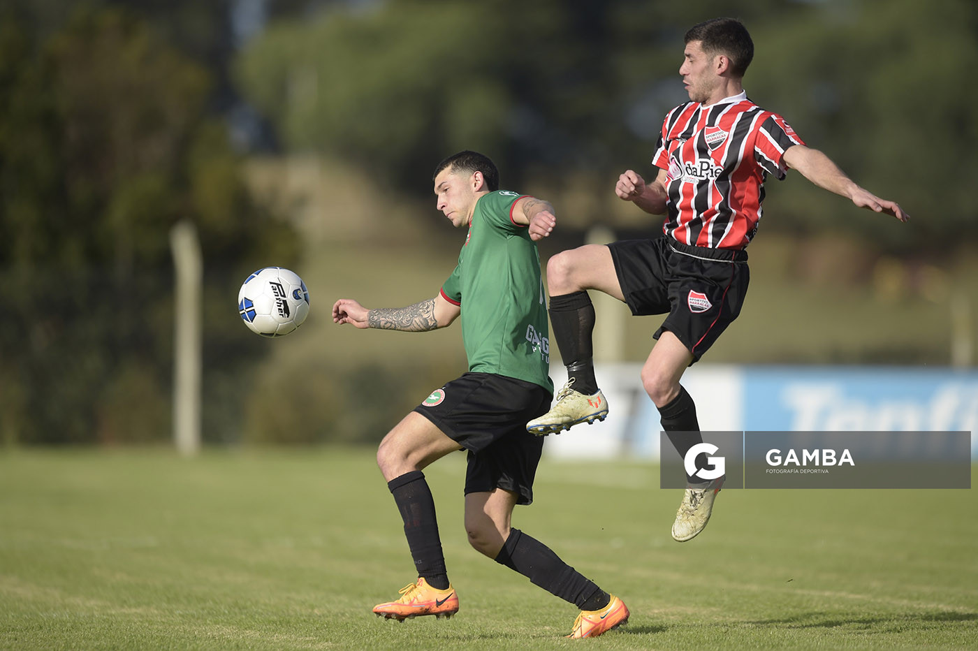 Rodrigo Correa, de Ituzaingó, 18ª Copa Nacional de Clubes. Estadio Julia Pereira.