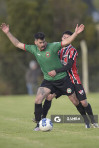 Santiago Barboza, de Ituzaingó, 18ª Copa Nacional de Clubes. Estadio Julia Pereira.