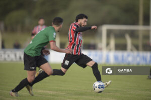 Stewart Aquino, de Barracas, 18ª Copa Nacional de Clubes. Estadio Julia Pereira.