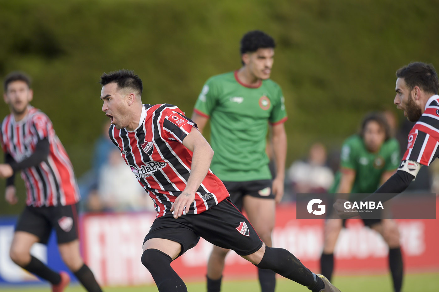 Michael Mendoza, de Barracas, 18ª Copa Nacional de Clubes. Estadio Julia Pereira.